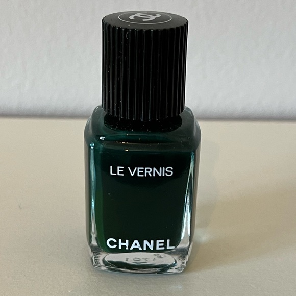 CHANEL Other - CHANEL LE VERNIS NAIL COLOUR - 582 Fiction, NO OUTER LID 13ml